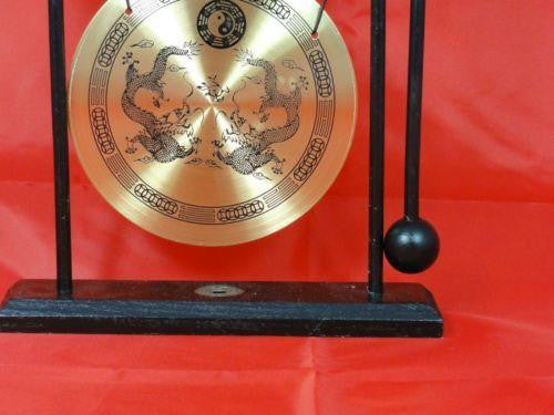 CHINESE DINNER & DECORATIVE DRAGON BRASS GONG & WOODEN STAND & HAMMER W28